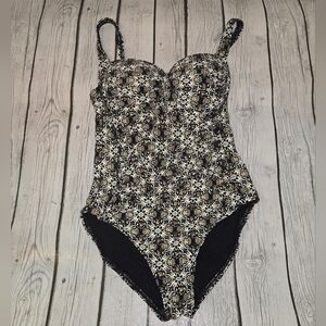 Nip Tuck Swim Underwire One Piece Swimsuit Black Floral Gold Tummy Control US 6